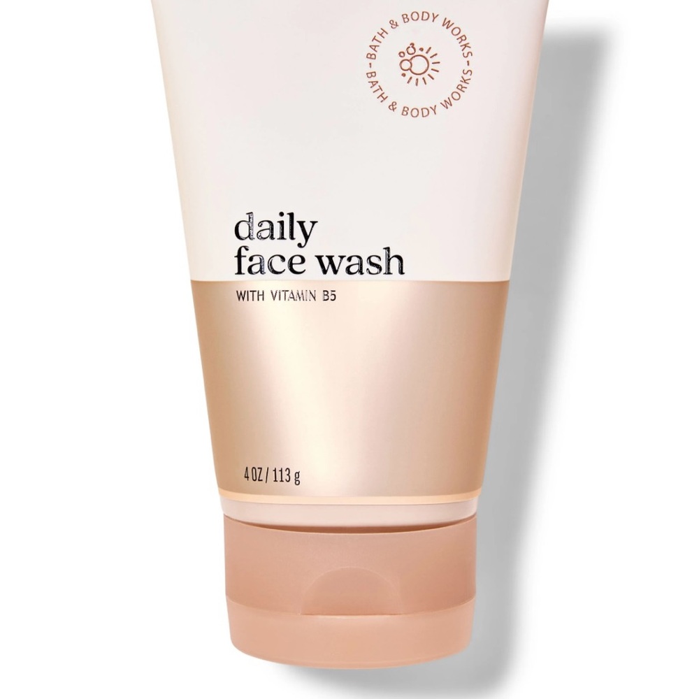 Bath & Body Works Daily Face Wash with Vitamin B5 – 4 oz / 113 g